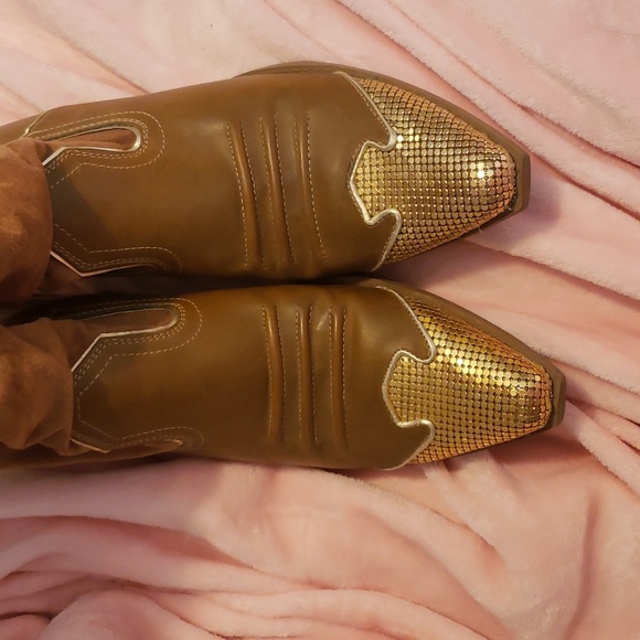 Skosh Gold Plated Brass Cowboy Boot with 16